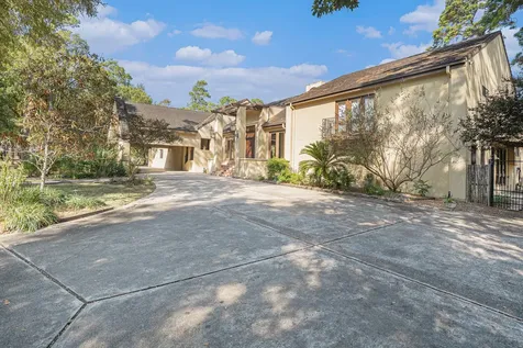 4 Del Oro Court Baytown TX 77521