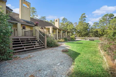 4 Del Oro Court Baytown TX 77521