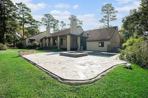 4 Del Oro Court Baytown TX 77521