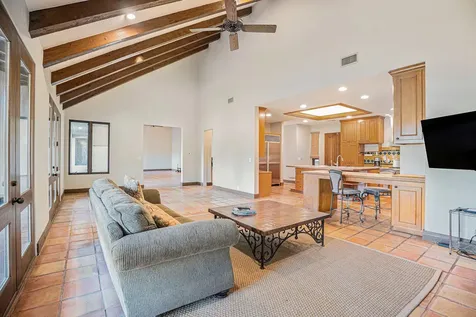 4 Del Oro Court Baytown TX 77521