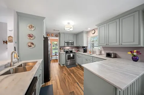 10710 Idlebrook Drive Houston TX 77070