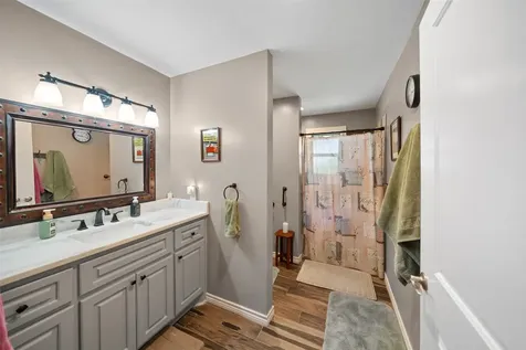 10710 Idlebrook Drive Houston TX 77070
