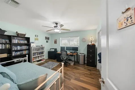 10710 Idlebrook Drive Houston TX 77070