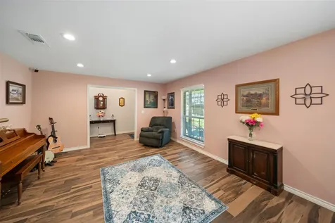 10710 Idlebrook Drive Houston TX 77070