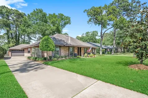 10710 Idlebrook Drive Houston TX 77070