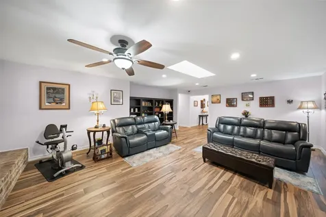 10710 Idlebrook Drive Houston TX 77070