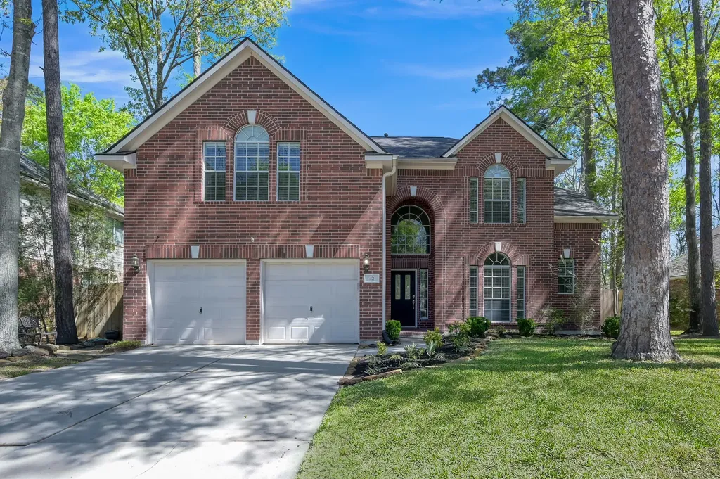 42 E Knightsbridge Drive The Woodlands TX 77385