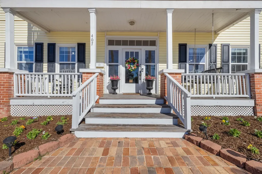407 E Alamo Street Brenham TX 77833