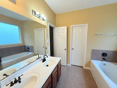 3707 Canterbury Park Drive Pearland TX 77584