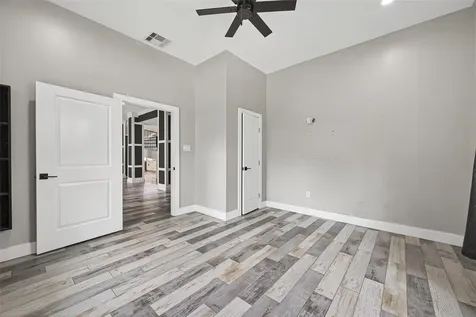 323 E Palm Street Fresno TX 77545