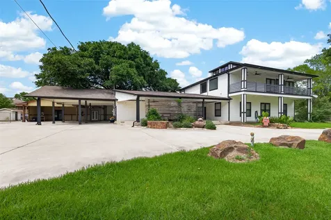 323 E Palm Street Fresno TX 77545