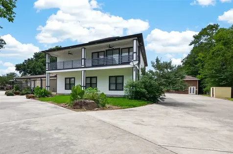 323 E Palm Street Fresno TX 77545