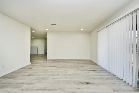 5442 Airport Boulevard Houston TX 77048