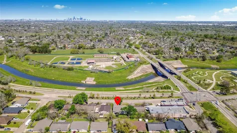 5442 Airport Boulevard Houston TX 77048
