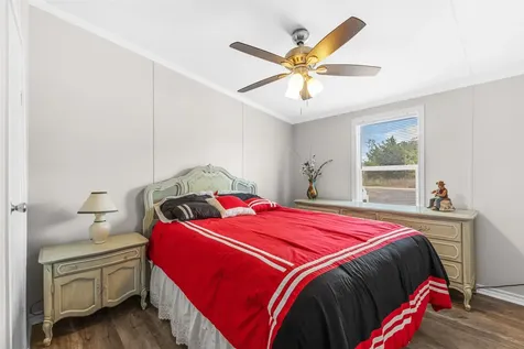340 Alvina Ulich Street Somerville TX 77879