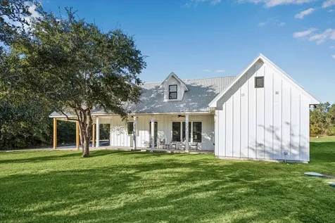 124 Rebekah's Crossing Round Top TX 78954
