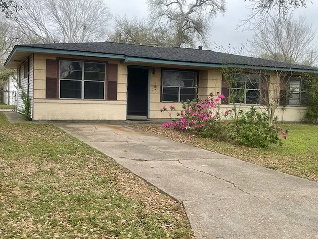 1710 14th Avenue N Texas City TX 77590