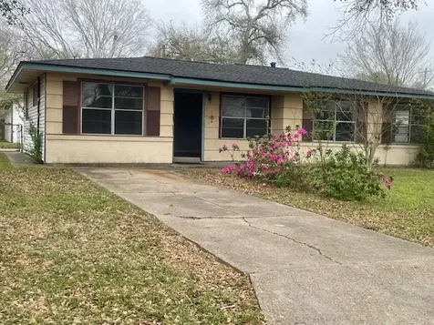 1710 14th Avenue N Texas City TX 77590
