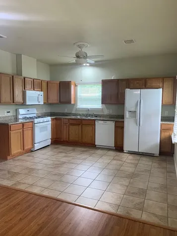 909 Gruenwald Avenue Seabrook TX 77586