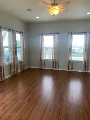 909 Gruenwald Avenue Seabrook TX 77586