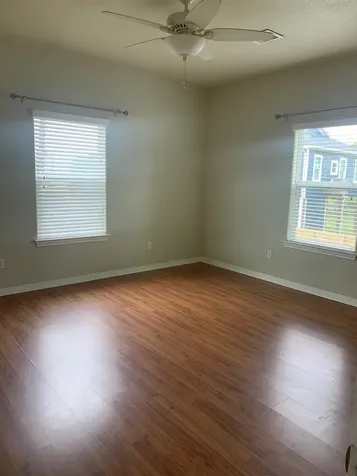 909 Gruenwald Avenue Seabrook TX 77586