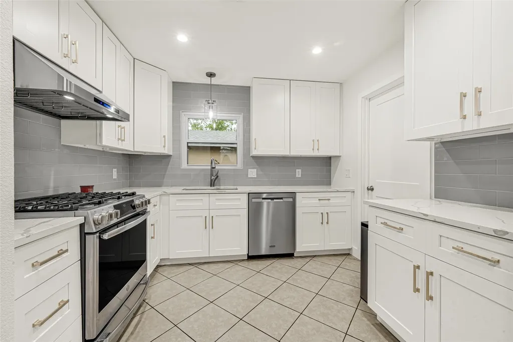 501 Jerry Street Houston TX 77022