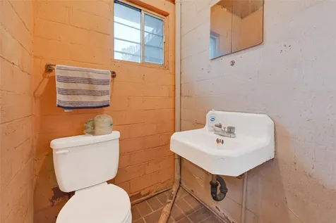 501 Jerry Street Houston TX 77022
