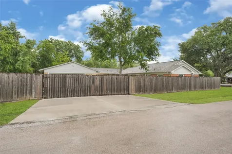 501 Jerry Street Houston TX 77022
