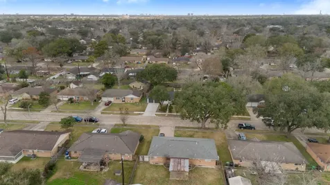 5734 Farwell Drive Houston TX 77035