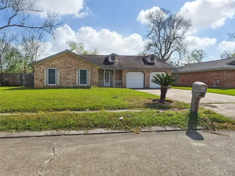 103 Ironwood Street Lake Jackson TX 77566