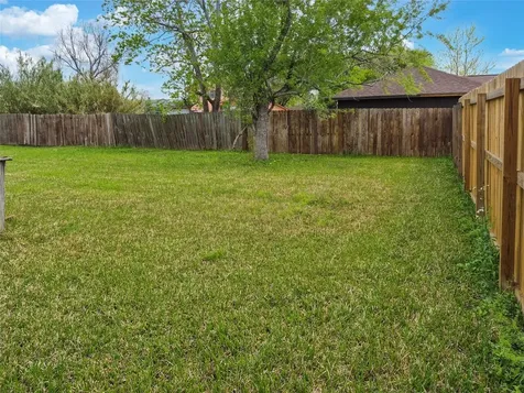 103 Ironwood Street Lake Jackson TX 77566