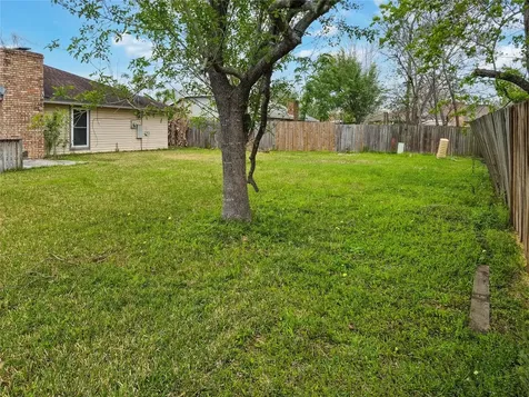 103 Ironwood Street Lake Jackson TX 77566
