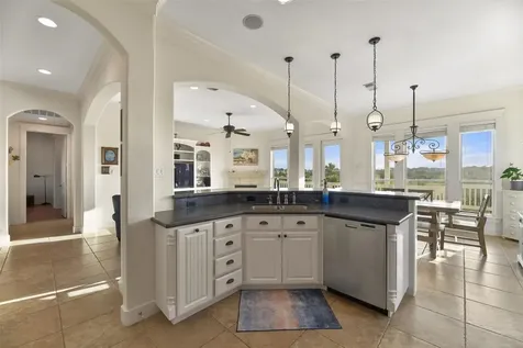 13338 Binnacle Way Galveston TX 77554