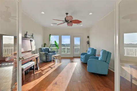 13338 Binnacle Way Galveston TX 77554