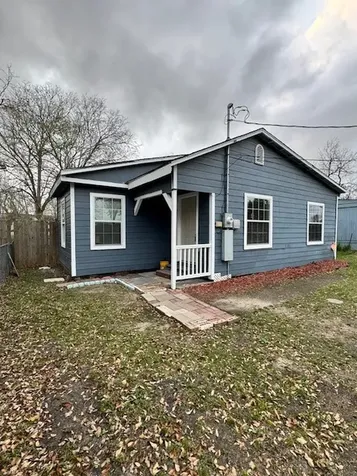 1405 Rice Street Alvin TX 77511