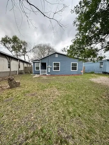 1405 Rice Street Alvin TX 77511