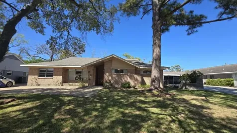 5566 Beechnut Street Houston TX 77096