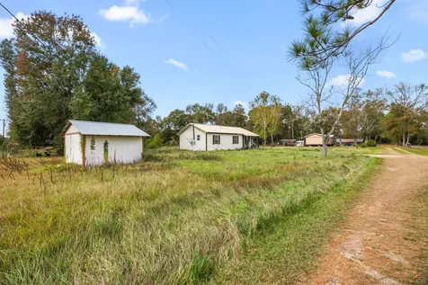 143 County Road 2315 Dayton TX 77535