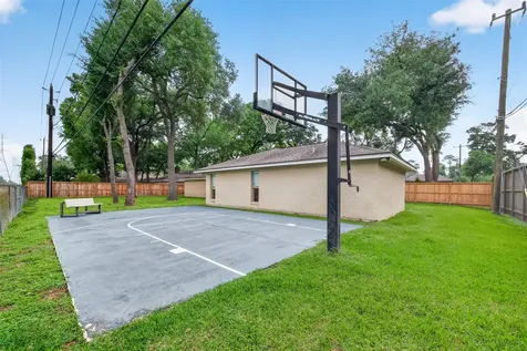 341 W Gaywood Drive Houston TX 77079