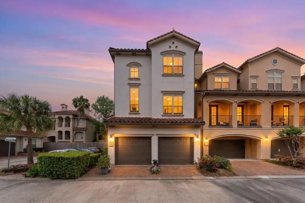 18 Laurelwood Drive Houston TX 77058