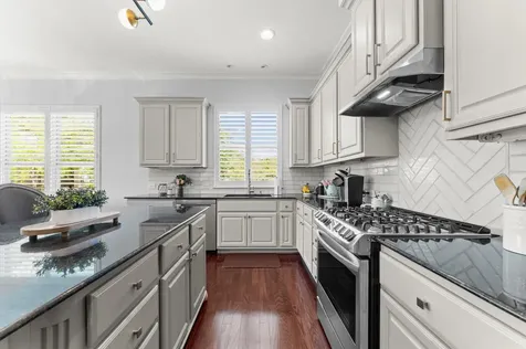 18 Laurelwood Drive Houston TX 77058