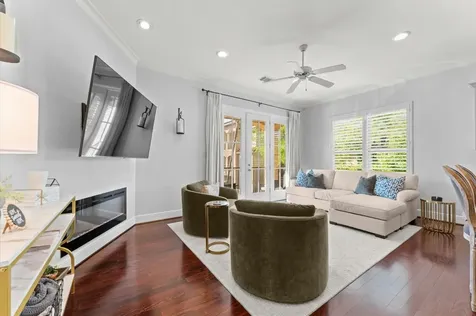 18 Laurelwood Drive Houston TX 77058