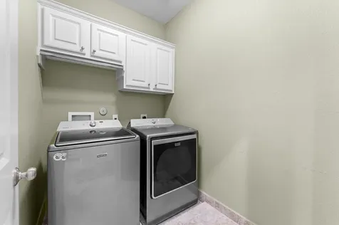 18 Laurelwood Drive Houston TX 77058