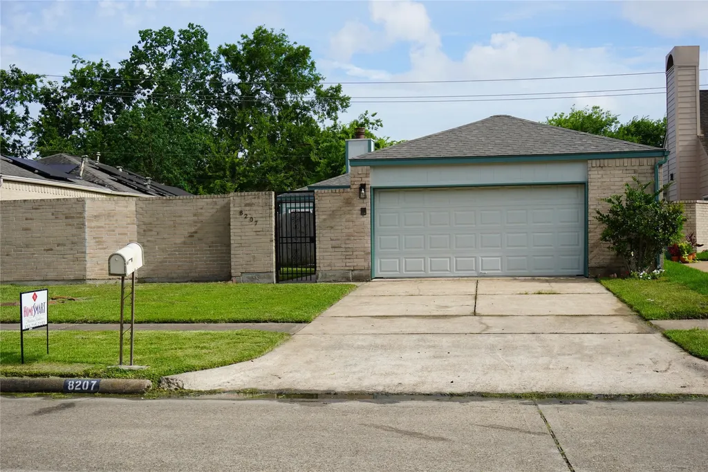 8207 Misty Ridge Lane Houston TX 77071