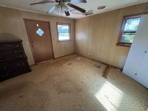 105 E Washington Avenue Electra TX 76360