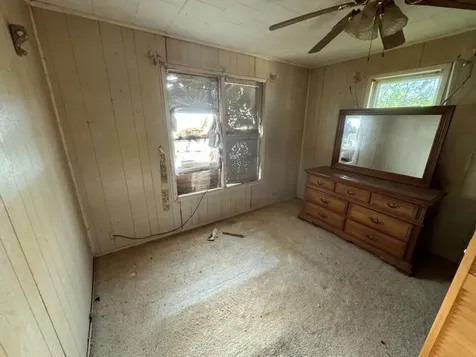 105 E Washington Avenue Electra TX 76360