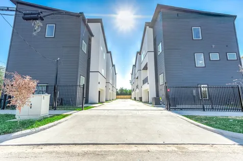 3203 St Emanuel Street A Houston TX 77004