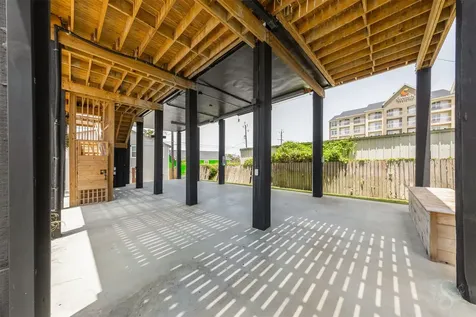2906 Avenue R 1/2 Galveston TX 77550