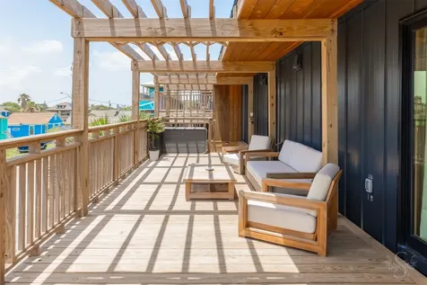 2906 Avenue R 1/2 Galveston TX 77550