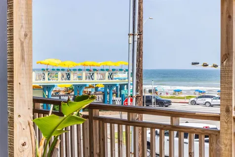 2906 Avenue R 1/2 Galveston TX 77550
